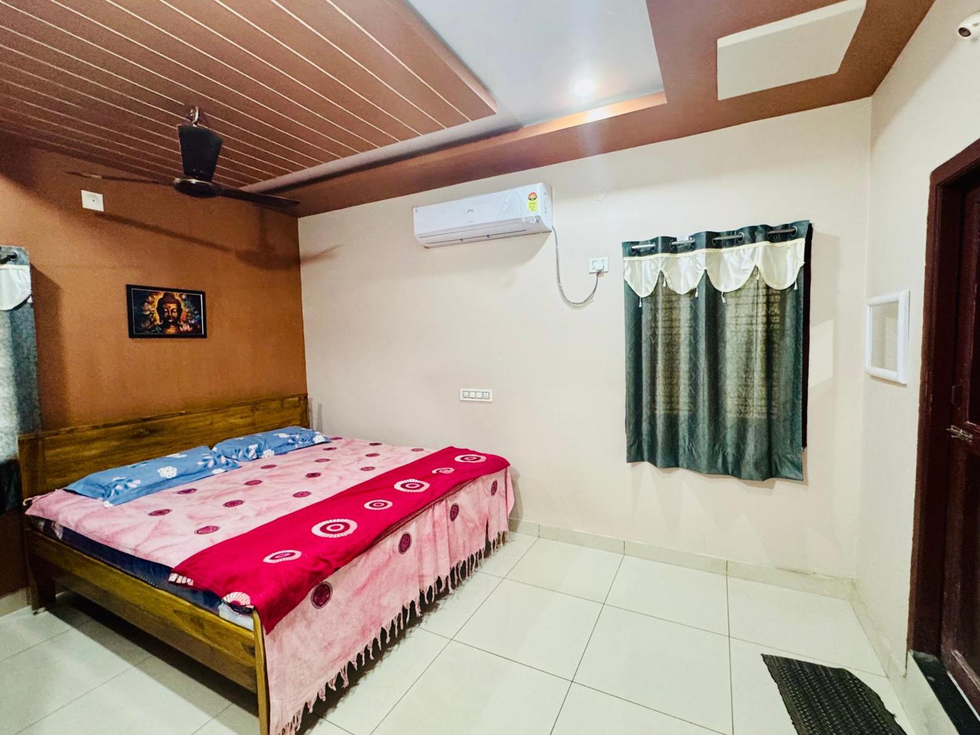 Sri Padha Vallabha Serenity Homestay Pithapuram Extérieur photo