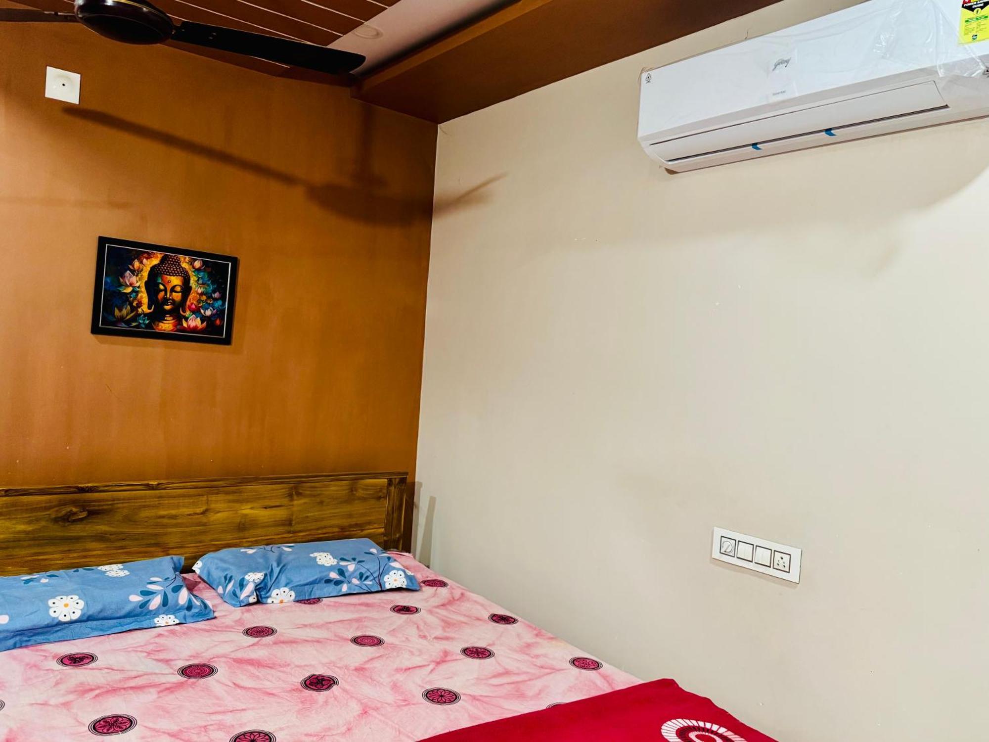 Sri Padha Vallabha Serenity Homestay Pithapuram Extérieur photo